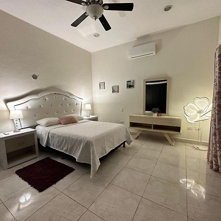 Casa Sasha'S Mini Palace Канкун Екстер'єр фото